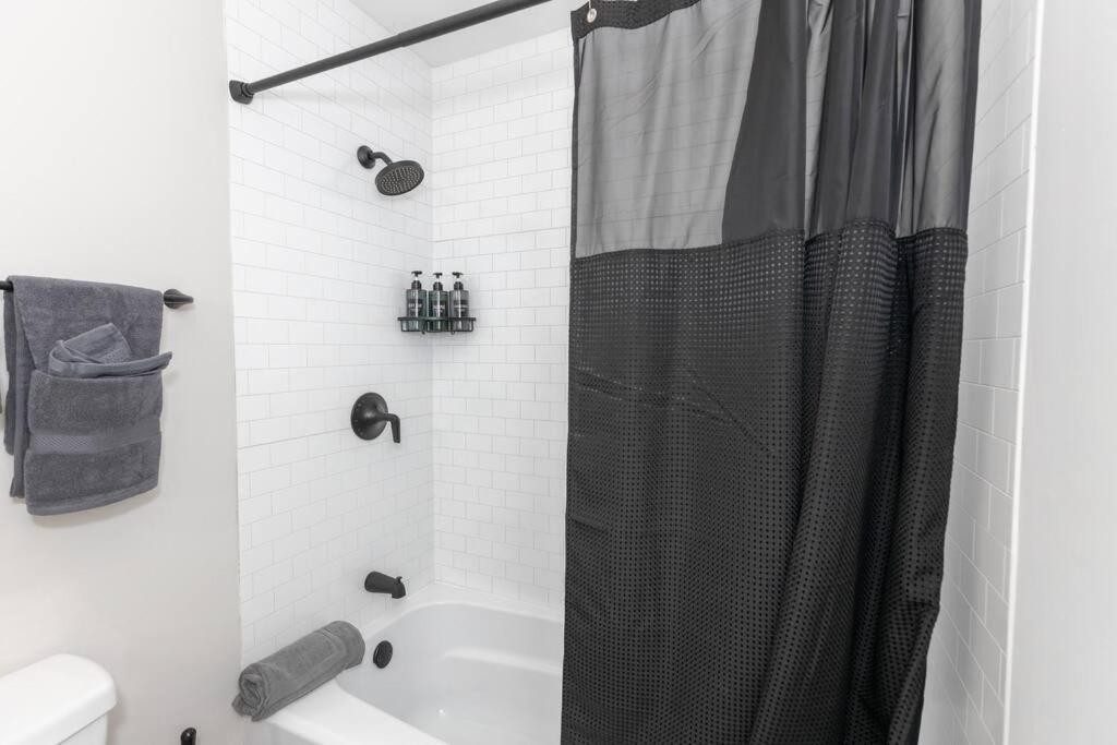 3 Mi To City & Pet Friendly & Quiet Neighborhood Casa de férias